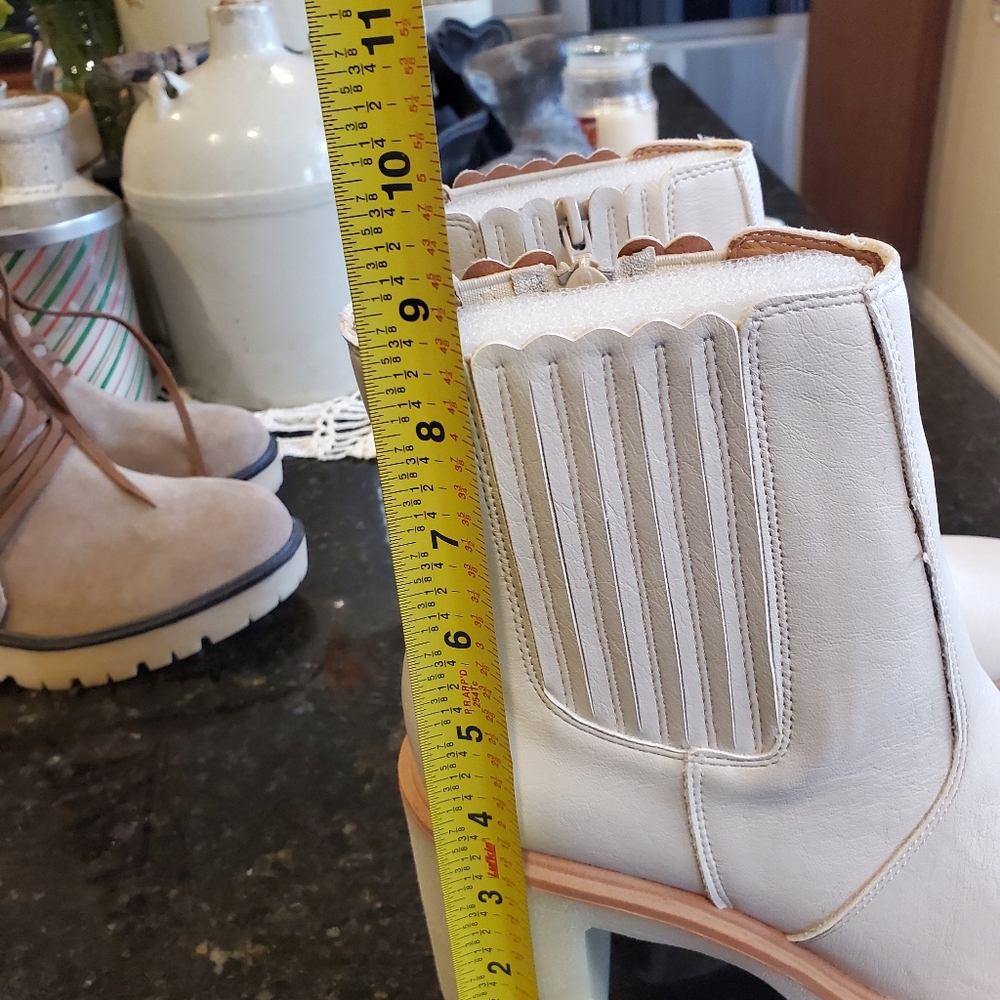 Oasis Society‎ Boots 8.5 - Picture 8 of 8